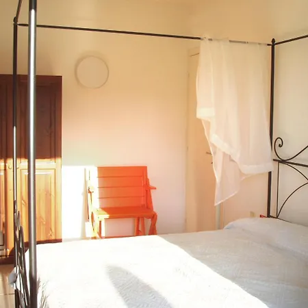 Sleeps 6 Pool Wifi Apartment *
