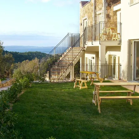 Sleeps 6 Pool Wifi Apartment *