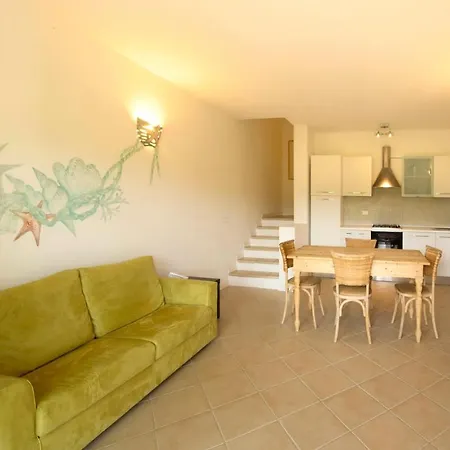 Sleeps 6 Pool Wifi Apartment *