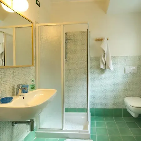 Apartment Sleeps 6 Pool Wifi